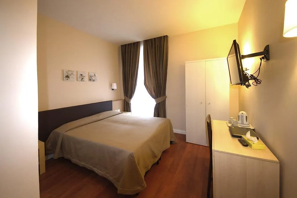 Roma Rooms Colosseum רומא